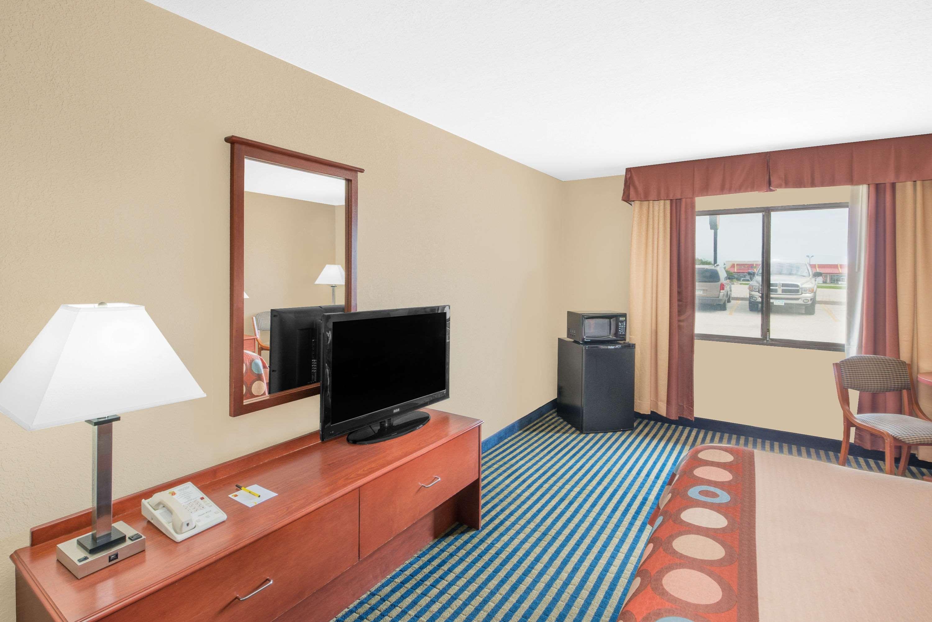 Super 8 By Wyndham Marshalltown Exteriér fotografie