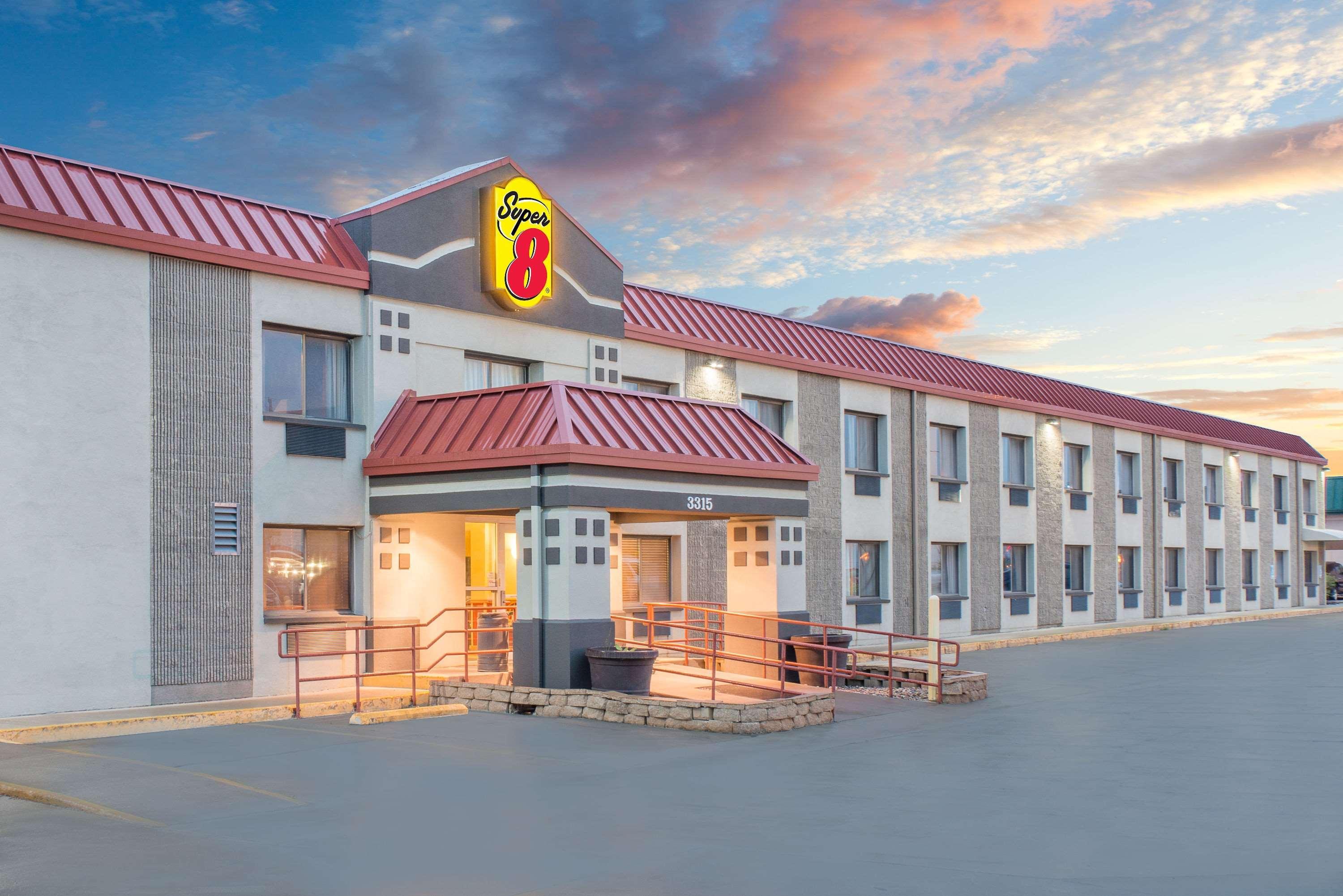 Super 8 By Wyndham Marshalltown Exteriér fotografie
