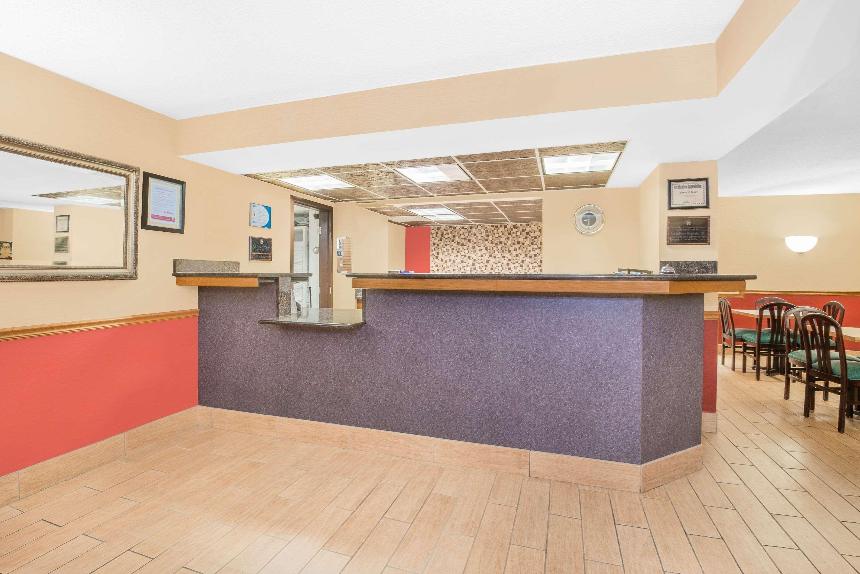 Super 8 By Wyndham Marshalltown Exteriér fotografie